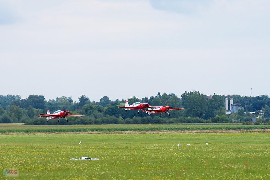 Extra 330 LC #SP-TLA - pilot Adam Labus, #SP-TLB - Sebastian Nowicki, #SP-TLC - Łukasz Świderski