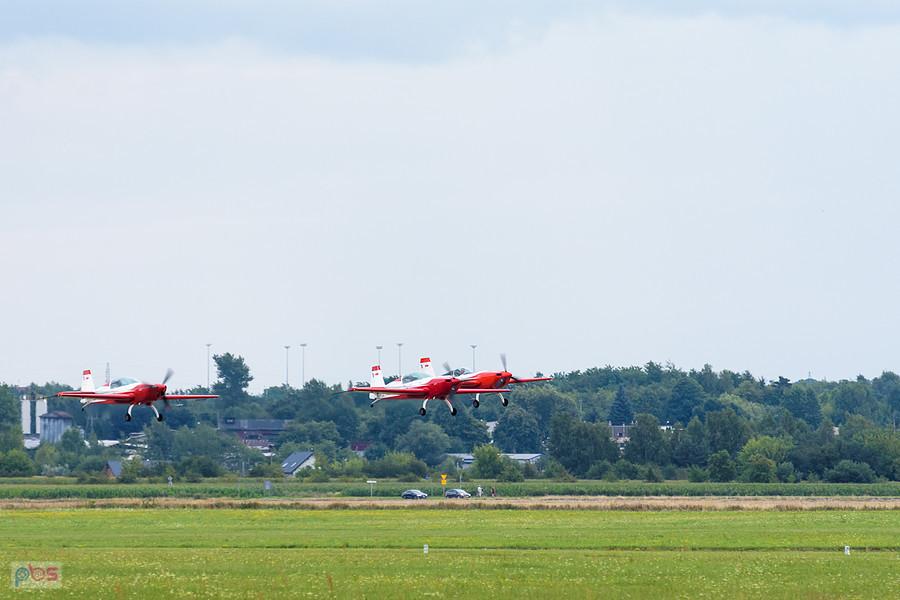 Extra 330 LC #SP-TLA - pilot Adam Labus, #SP-TLB - Sebastian Nowicki, #SP-TLC - Łukasz Świderski