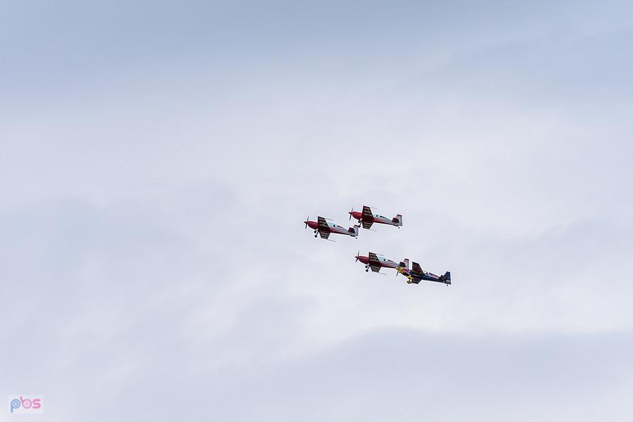 Extra 330 LC #SP-TLA, #SP-TLB - #SP-TLC - grupa Firebirds oraz Zivko Edge 540T #SP-YLC - Łukasz Czepiela
