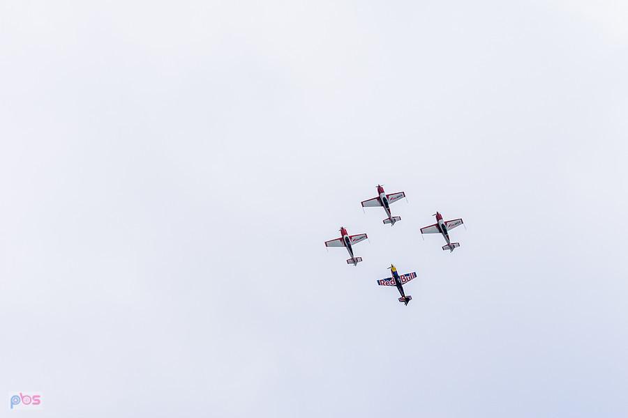 Extra 330 LC #SP-TLA, #SP-TLB - #SP-TLC - grupa Firebirds oraz Zivko Edge 540T #SP-YLC - Łukasz Czepiela