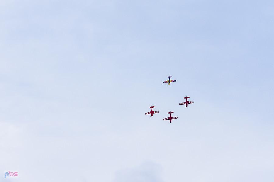 Extra 330 LC #SP-TLA, #SP-TLB - #SP-TLC - grupa Firebirds oraz Zivko Edge 540T #SP-YLC - Łukasz Czepiela