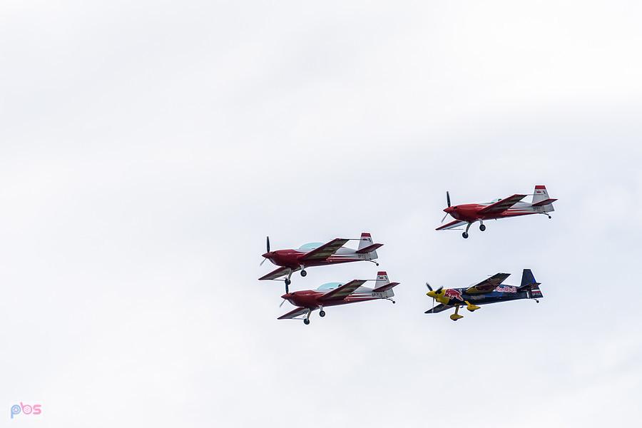 Extra 330 LC #SP-TLA, #SP-TLB - #SP-TLC - grupa Firebirds oraz Zivko Edge 540T #SP-YLC - Łukasz Czepiela