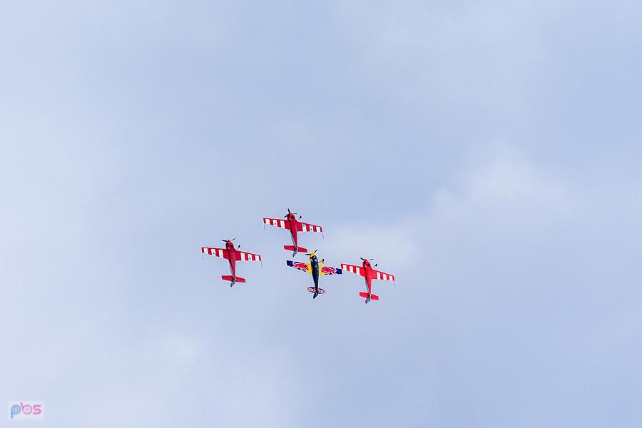 Extra 330 LC #SP-TLA, #SP-TLB - #SP-TLC - grupa Firebirds oraz Zivko Edge 540T #SP-YLC - Łukasz Czepiela