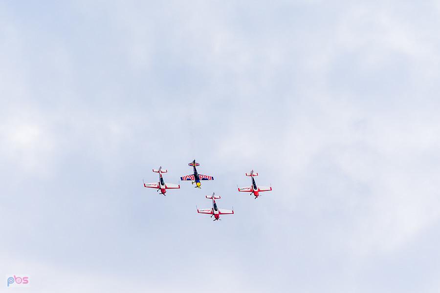 Extra 330 LC #SP-TLA, #SP-TLB - #SP-TLC - grupa Firebirds oraz Zivko Edge 540T #SP-YLC - Łukasz Czepiela