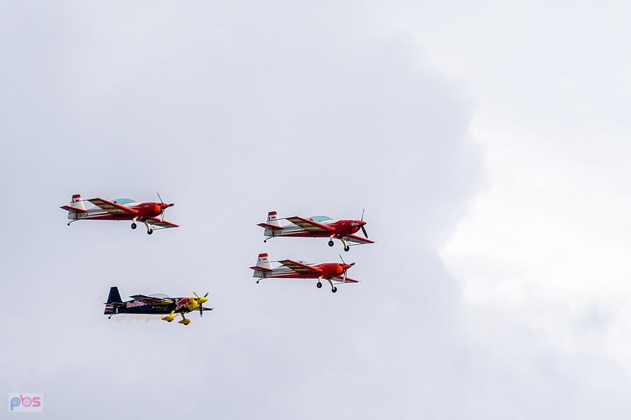 Extra 330 LC #SP-TLA, #SP-TLB - #SP-TLC - grupa Firebirds oraz Zivko Edge 540T #SP-YLC - Łukasz Czepiela