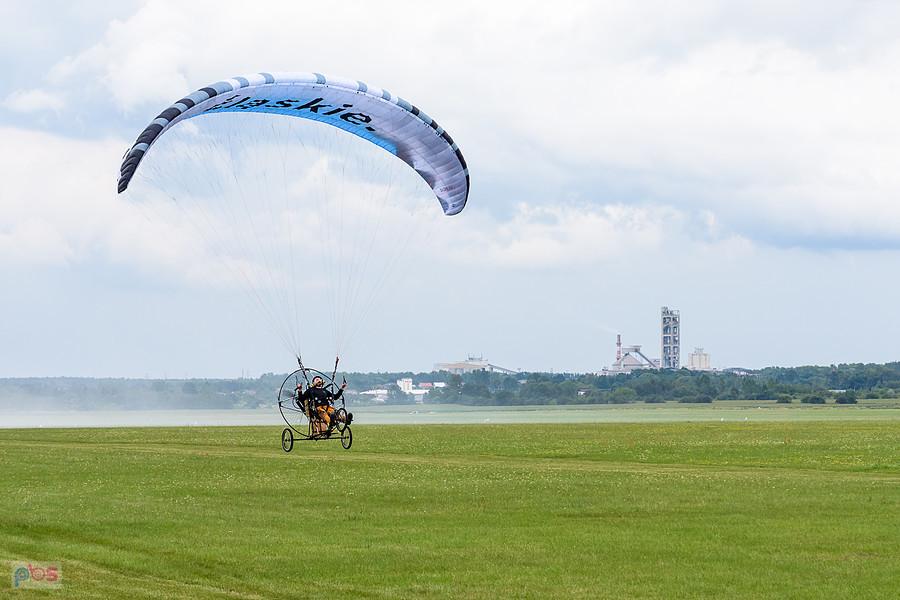 Motoparalotnia - traning przed pokazami AirShow Rudniki na lotnisku Częstochowa-Rudniki