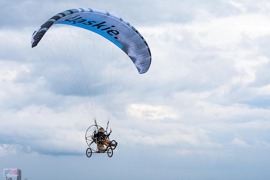 Motoparalotnia - traning przed pokazami AirShow Rudniki na lotnisku Częstochowa-Rudniki