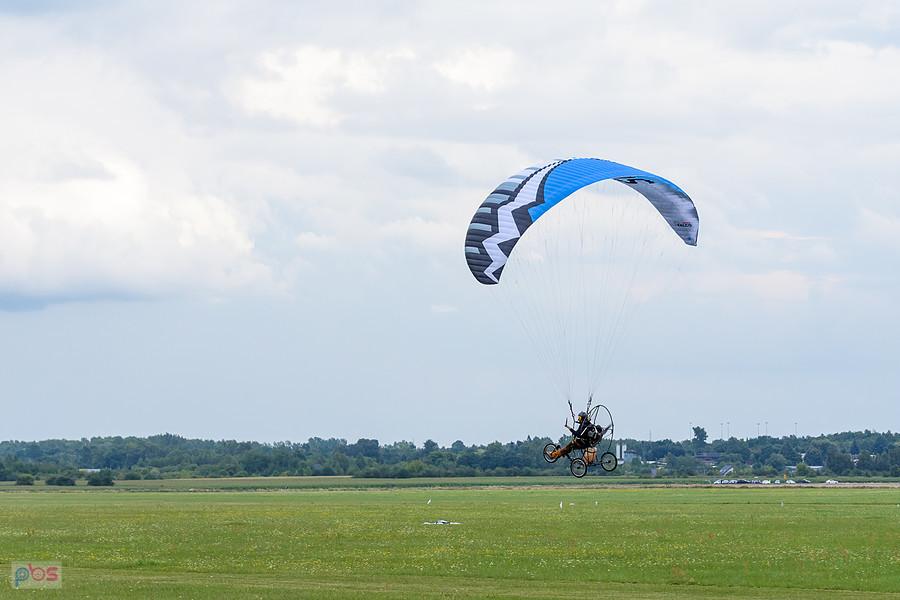 Motoparalotnia - traning przed pokazami AirShow Rudniki na lotnisku Częstochowa-Rudniki