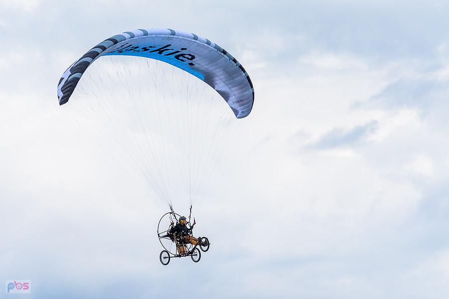Motoparalotnia - traning przed pokazami AirShow Rudniki na lotnisku Częstochowa-Rudniki