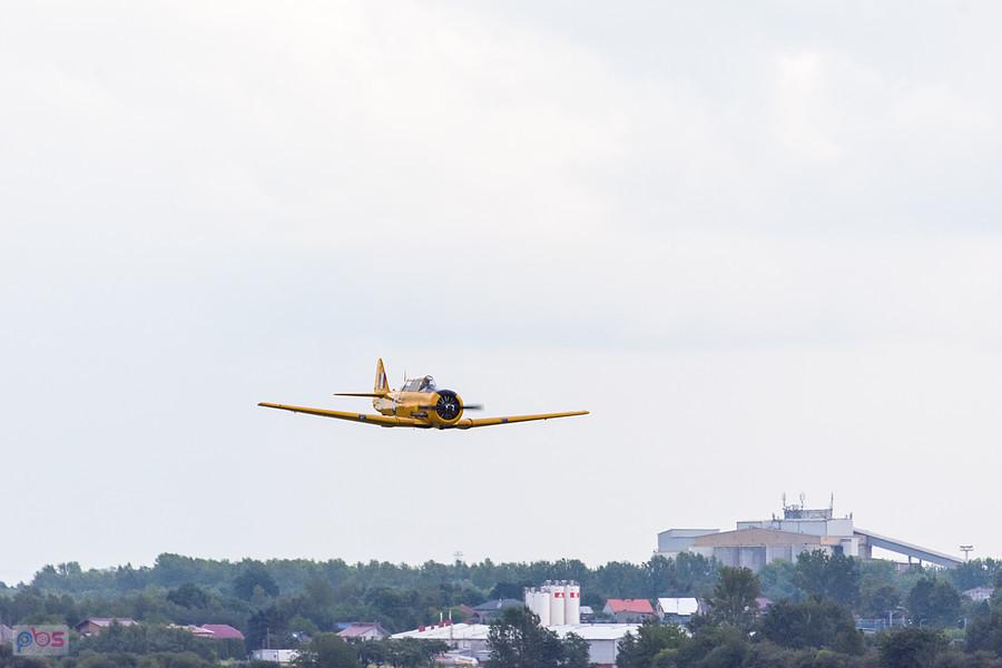 North American T-6 "Harvard" Mk.4M #KF584 (SP-YIX) z 1953 roku - trening przed AirShow Rudniki 2025, pilot Jacek Mainka
