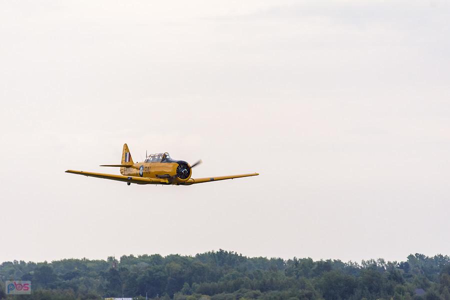 North American T-6 "Harvard" Mk.4M #KF584 (SP-YIX) z 1953 roku - trening przed AirShow Rudniki 2025, pilot Jacek Mainka