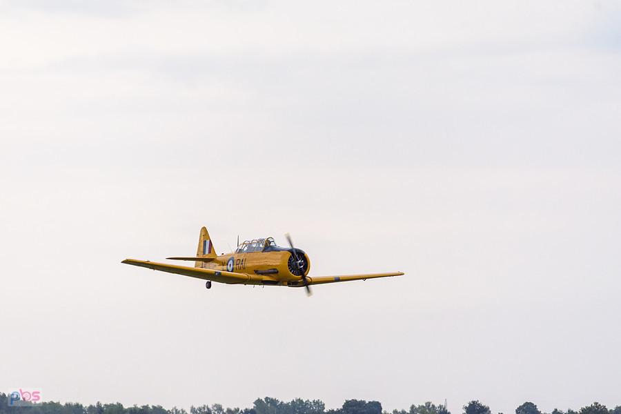 North American T-6 "Harvard" Mk.4M #KF584 (SP-YIX) z 1953 roku - trening przed AirShow Rudniki 2025, pilot Jacek Mainka