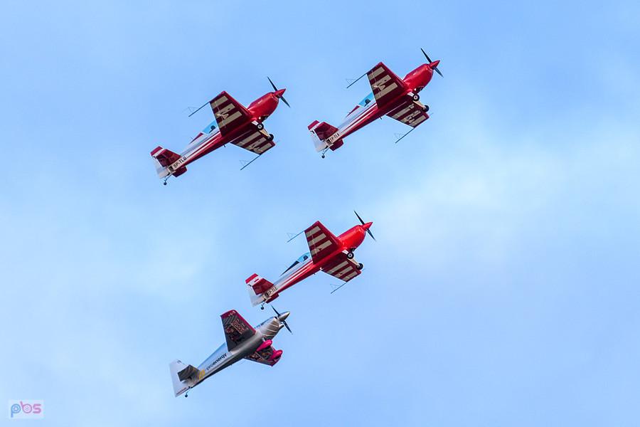 Zivko Edge 540 #N541HA - pilot Łukasz Czepiela oraz grupa Firebirds - Extra 330 LC #SP-TLA - pilot Adam Labus, #SP-TLB - Sebastian Nowicki, #SP-TLC Łukasz Świderski