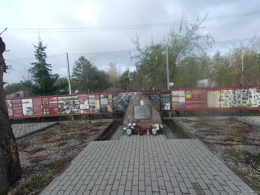 Chwała żołnierzom Powstania Warszawskiego