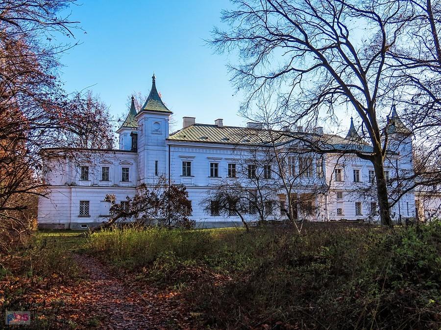 Pałac w Falentach od strony stawów