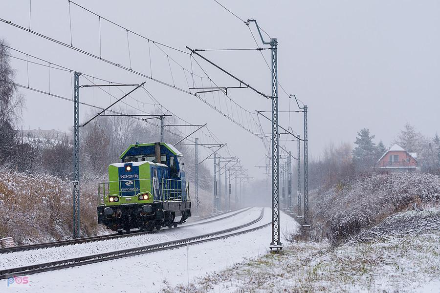 SM42-1211 mija dzielnicę Błeszno, szlak linii D29-61: podg. Kucelinka -> Częstochowa Stradom.