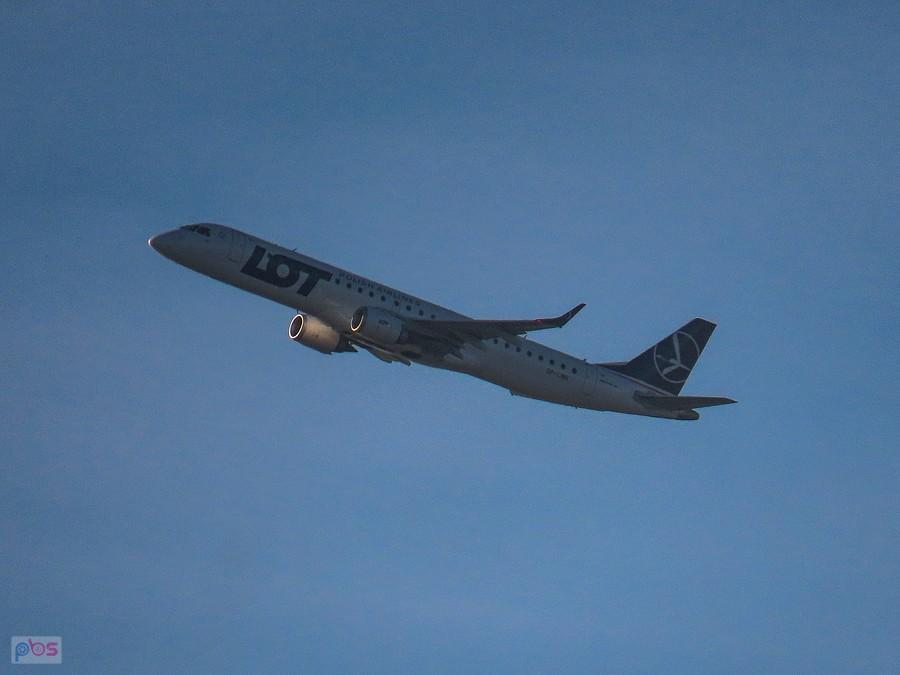 Wystartował embraer do POZ