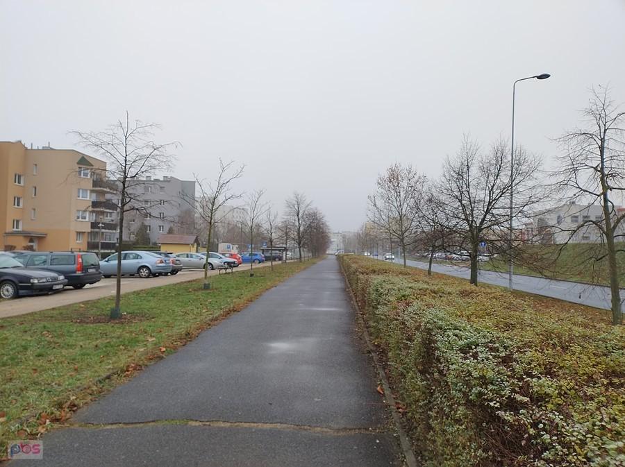 Ścieżka spacerowa na osiedlu
