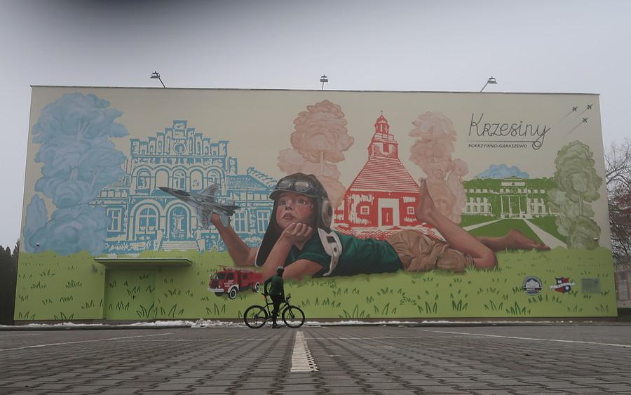 Imponujący ten mural w Krzesinach