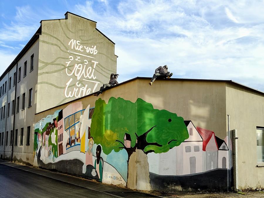 Mural "Nie rób z igieł wideł".