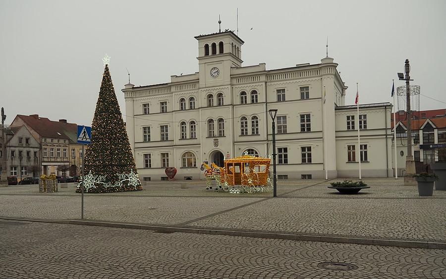 Świąteczny klimat przed ratuszem