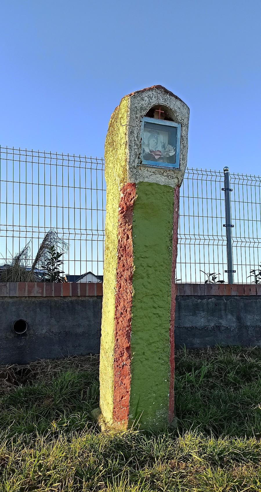 Słupowa kapliczka pokutna w Smardzowie