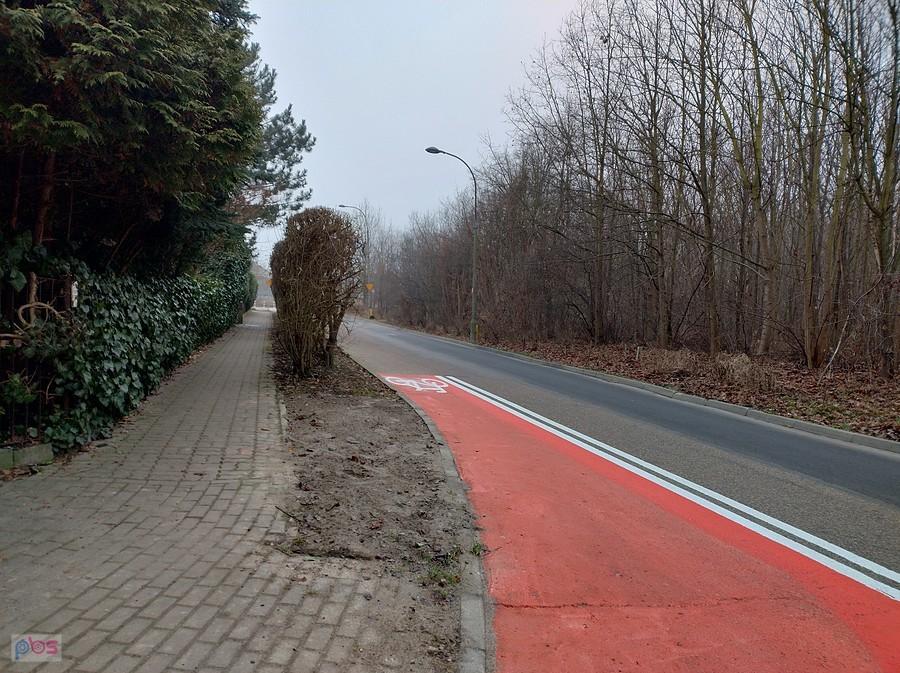 Jest pozwolenie na jazdę rowerem pod prąd jednokierunkową Sychowską na Grotach