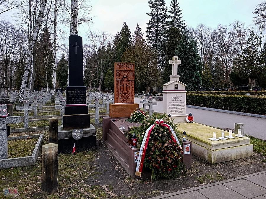 Ormiański chaczkar - jedyny taki na Powązkach Wojskowych