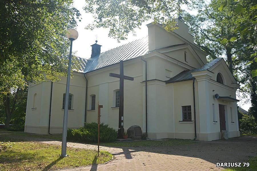 Uhrusk - Kościół Rzymskokatolicki pw. św. Jana Chrzciciela