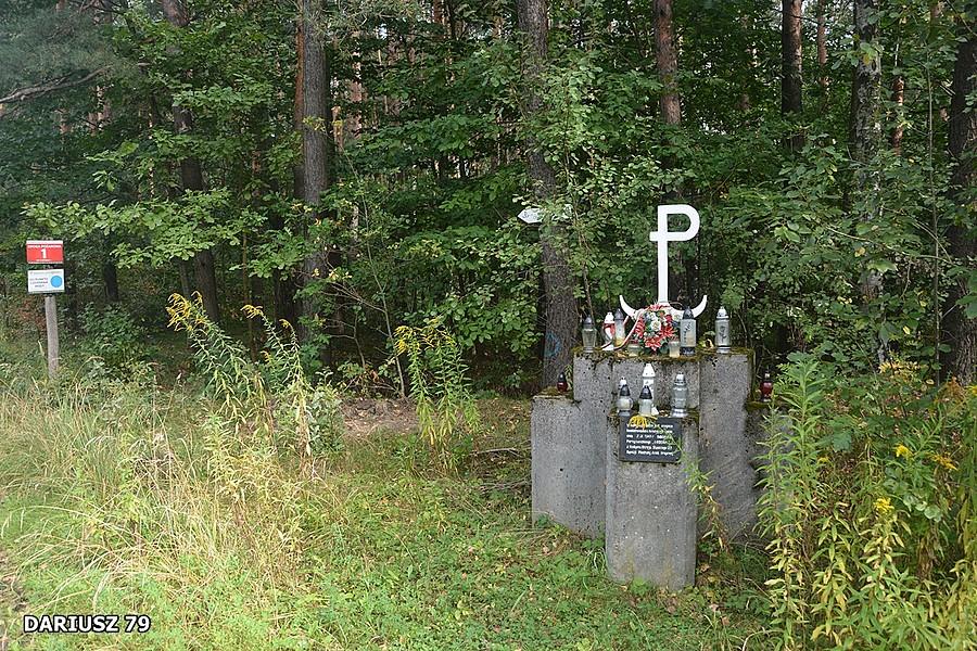 Sławków - Pomnik upamiętniający miejsce ostatniego boju 7 września Oddziału Partyzanckiego Ordona