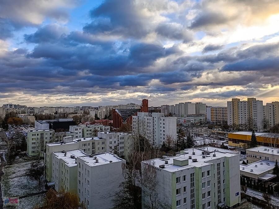 Jeszcze słonecznie, ale te chmury to zapowiedź śnieżycy