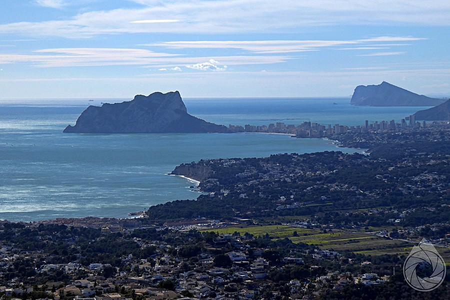 spojrzenie z Cumbre del Sol na Calp i Beni
