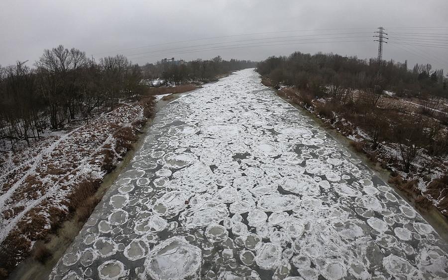 Prawie skuta lodem Warta