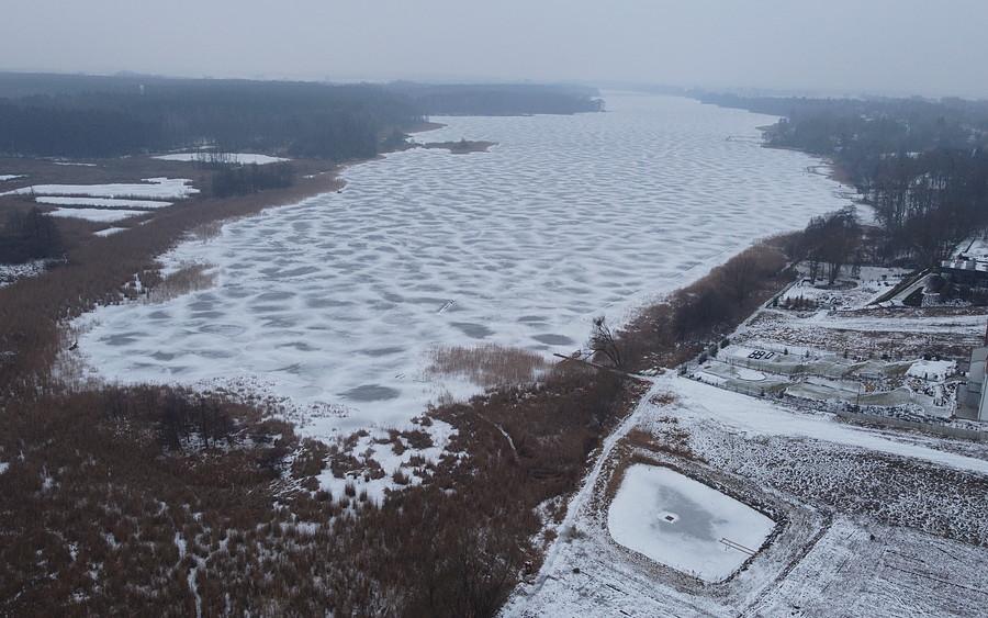 Skute lodem Jezioro Lusowskie