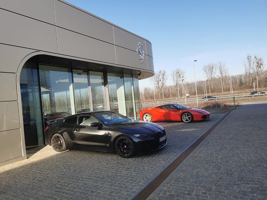 Jedno Ferrari i jedna Bunia