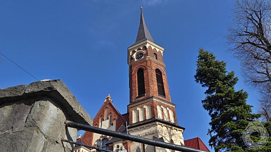 wieża kościoła w Kleczy