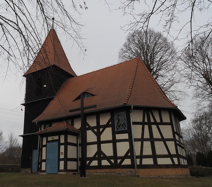 Kościół szachulcowo-drewniany z 1669 roku w Lubiechni Małej