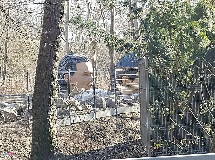 A po drugiej stronie