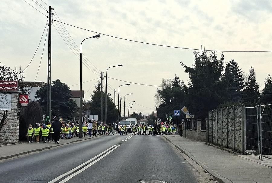 Z daleka widziałem, że postoję :)