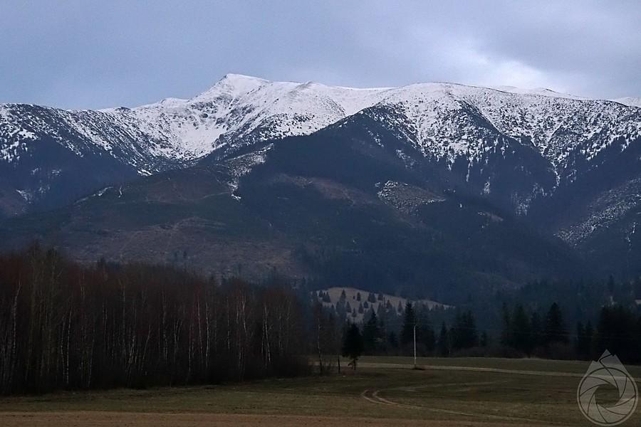 ostatnie spojrzenie na Tatry Zachodnie z drogi do Oravic