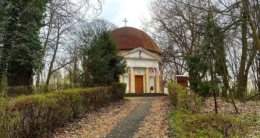 Mauzoleum rodziny von Schlabrendorfów, właścicieli majątku w Szczepowie