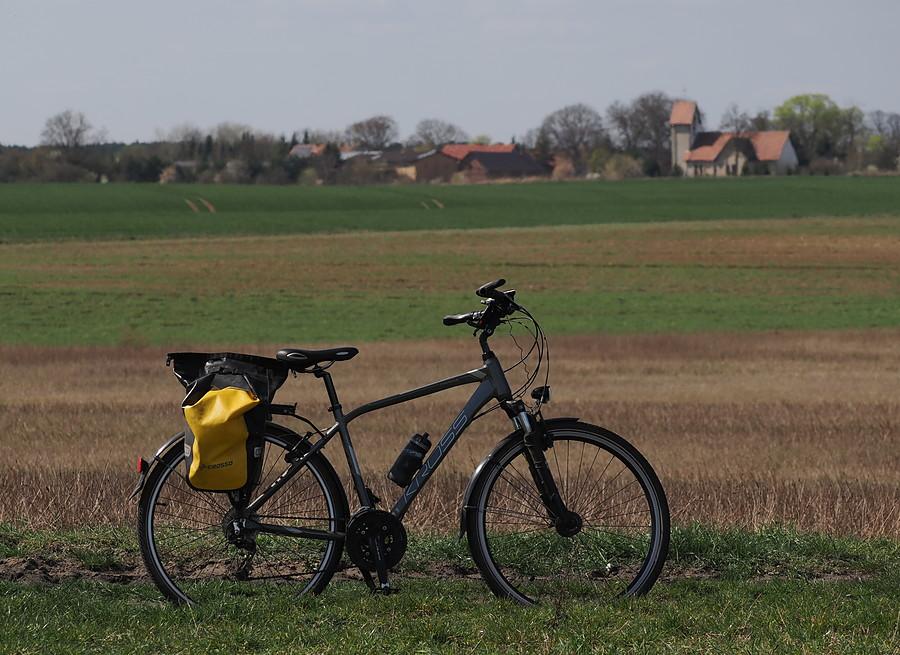 Droga z widokiem na Sułów