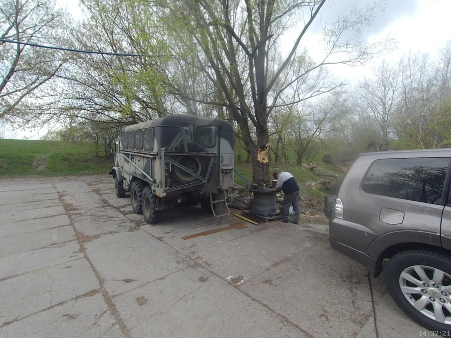 Pracownik promu przy pracy