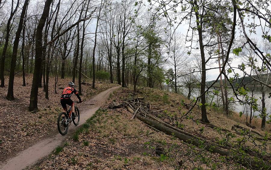 Klasyka MTB na czarnym dymaczewskim