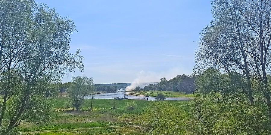 Podczas majówki paliły się łąki nad Odrą