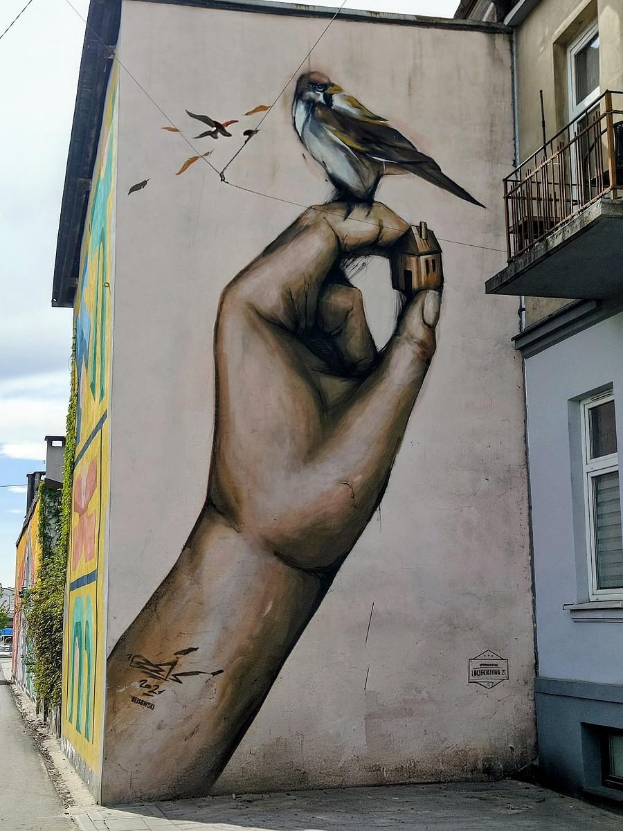 Nowy mural na ulicy Mielczarskiego.