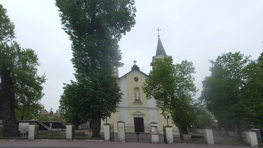 Zegar w Borzęcinie wciąż liczy czas po swojemu