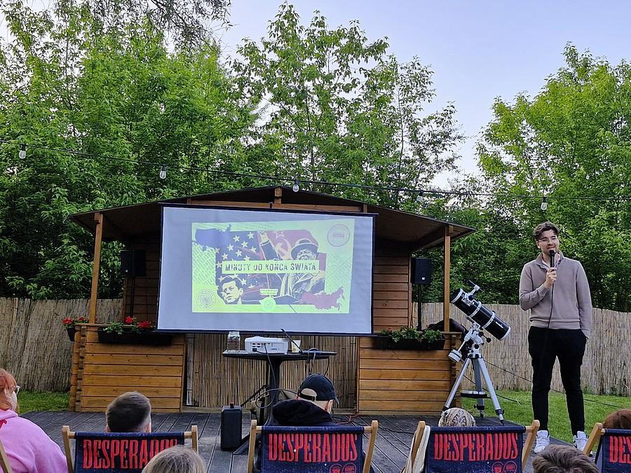 Kosmiczne wieczory na Działce – Obserwacje nieba przez teleskopy: