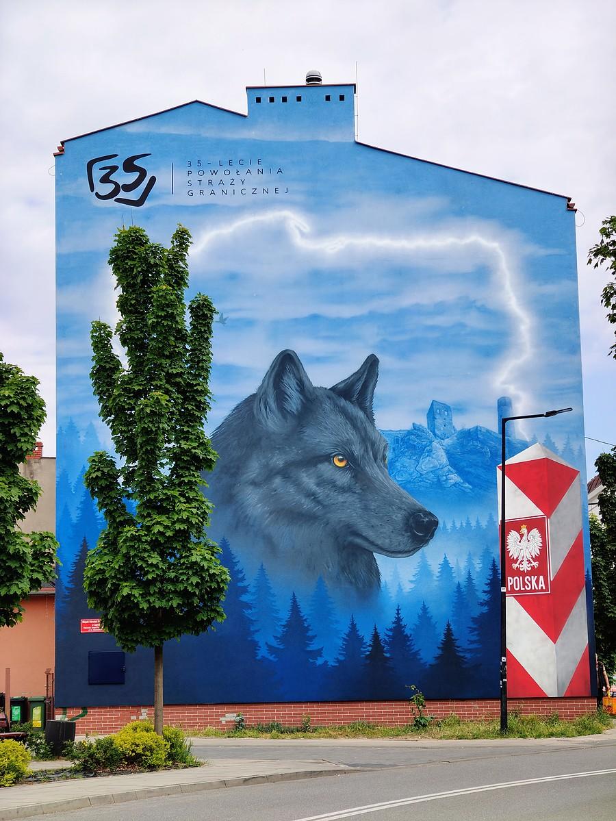 Nowy mural na Staszica: 35 lecie utworzenia straży granicznej.
