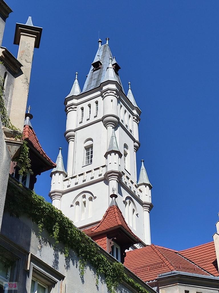 wyremontowana wieża